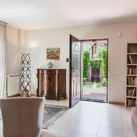 Holiday home Siliqua House With Garden By Wonderful Italy