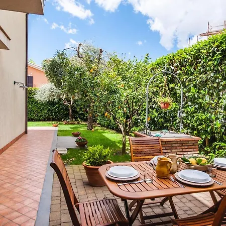 Holiday home Siliqua House With Garden By Wonderful Italy