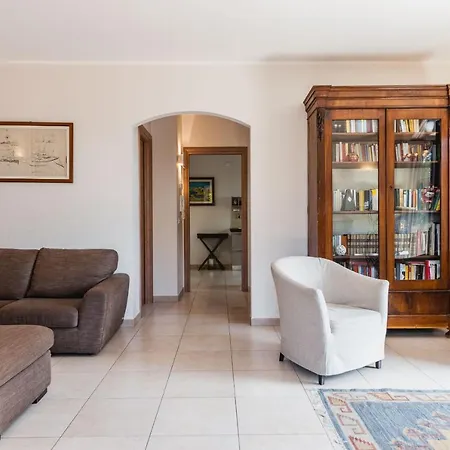 Siliqua House With Garden By Wonderful Italy
