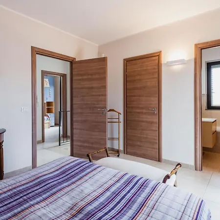 Siliqua House With Garden By Wonderful Italy Holiday home